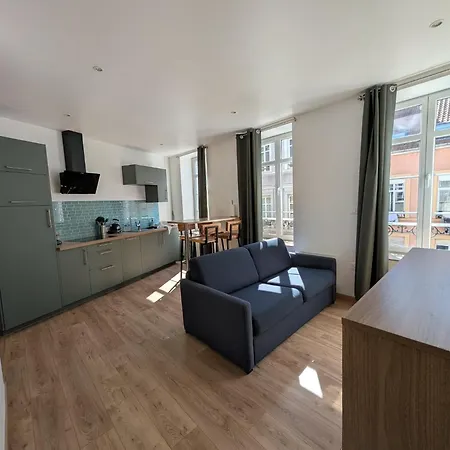 Cosy 4 Personnes Proches Des Remparts Et De La Vielle Apartment *